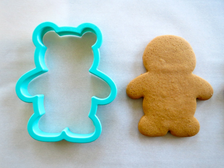 gingerbread man cutter = skeleton cookie